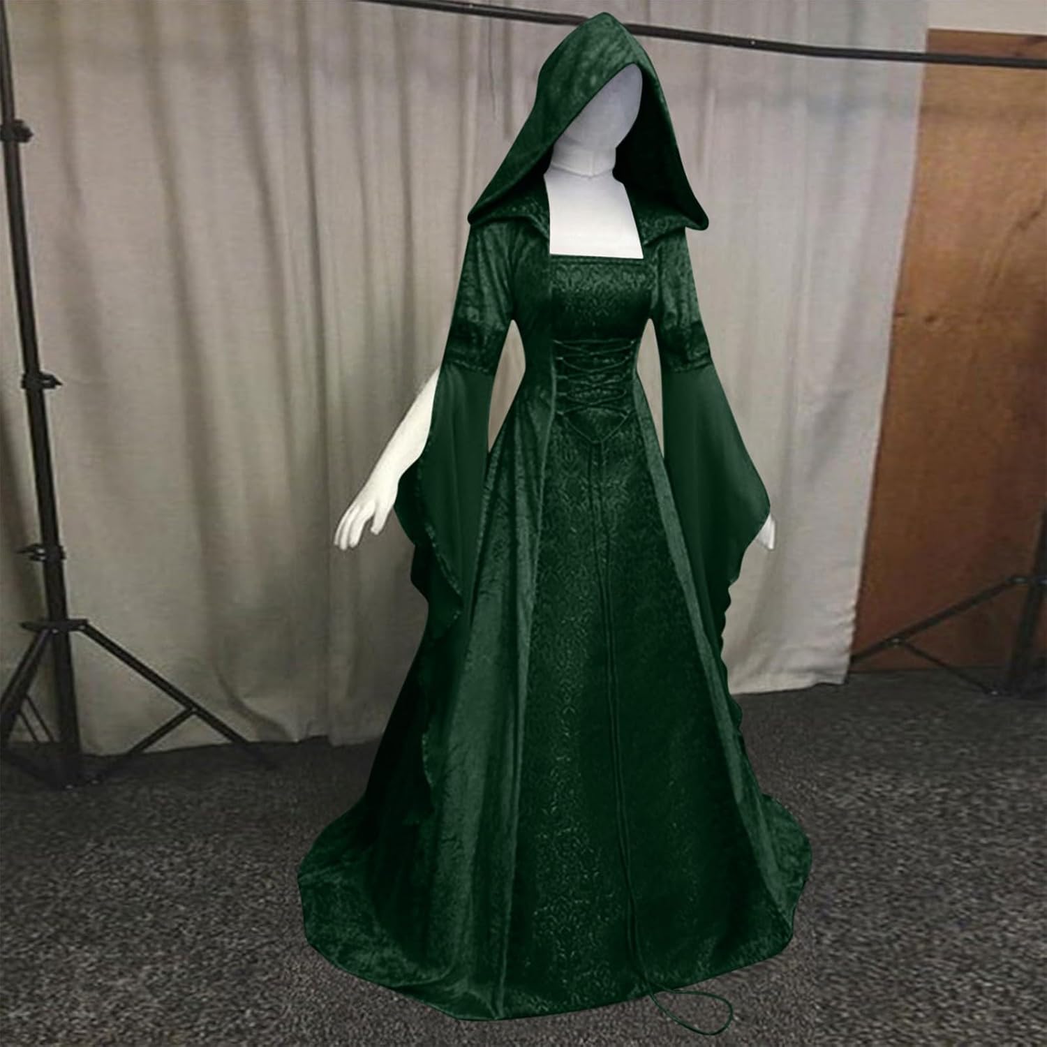 Elegant Medieval Womens Costume